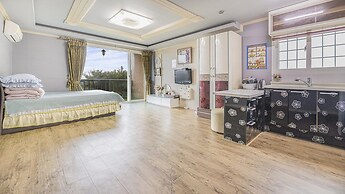 Ganghwa Badatgashimteo Pension