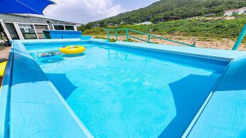 Ganghwa Badatgashimteo Pension