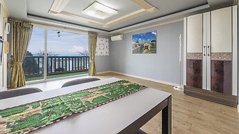 Ganghwa Badatgashimteo Pension