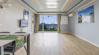 Ganghwa Badatgashimteo Pension