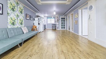 Ganghwa Badatgashimteo Pension