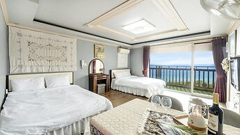 Ganghwa Badatgashimteo Pension