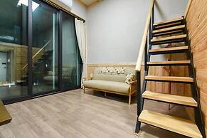 Yeosu Chunghong Pension