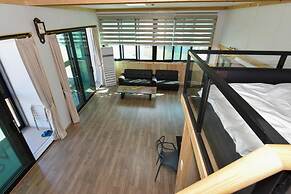 Yeosu Chunghong Pension