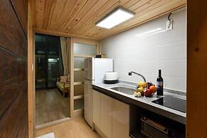 Yeosu Chunghong Pension