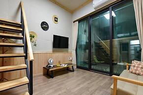 Yeosu Chunghong Pension