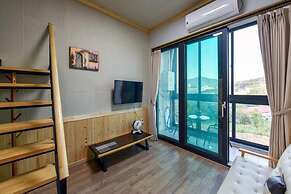 Yeosu Chunghong Pension