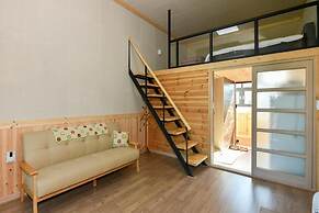 Yeosu Chunghong Pension