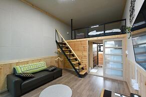 Yeosu Chunghong Pension