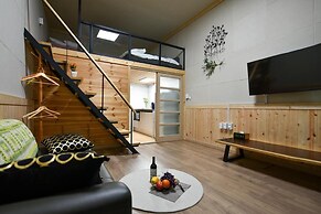 Yeosu Chunghong Pension