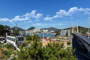 Yeosu Chunghong Pension