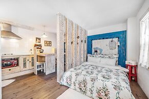 Ganghwa Vintage Box Pension