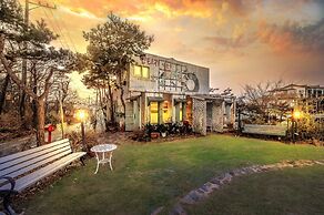 Ganghwa Vintage Box Pension