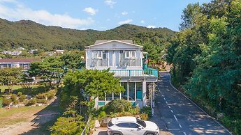 Ganghwa Vintage Box Pension