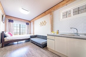 Ganghwa Izba Pension