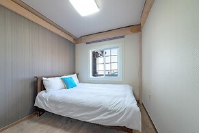 Ganghwa Izba Pension