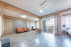 Ganghwa Izba Pension