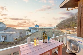 Ganghwa Izba Pension