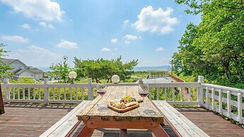 Ganghwa Izba Pension