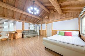 Ganghwa Izba Pension