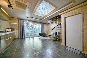 Gyeongju Dahwyang Pension