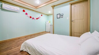 Sokcho Dderak Pension