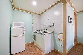 Sokcho Dderak Pension