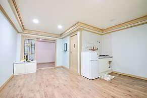 Sokcho Dderak Pension