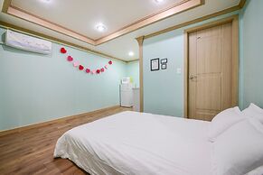 Sokcho Dderak Pension