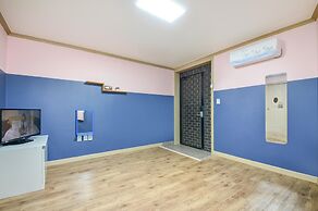 Sokcho Dderak Pension