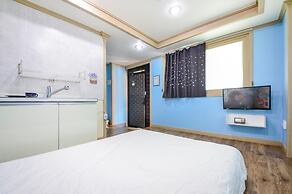 Sokcho Dderak Pension