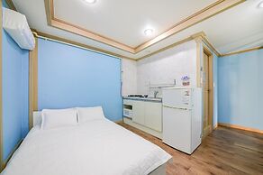 Sokcho Dderak Pension