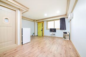 Sokcho Dderak Pension