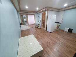 Sokcho Dderak Pension