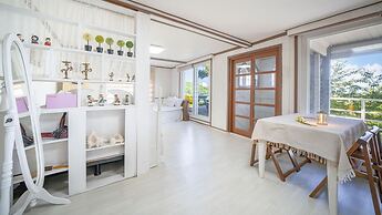 Namhae Baramundeok Pension