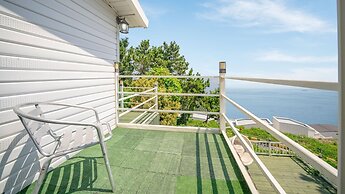 Namhae Baramundeok Pension