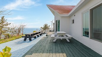 Namhae Baramundeok Pension