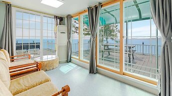 Namhae Baramundeok Pension