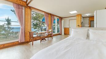 Namhae Baramundeok Pension