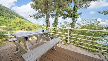 Namhae Baramundeok Pension