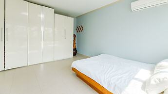 Namhae Baramundeok Pension