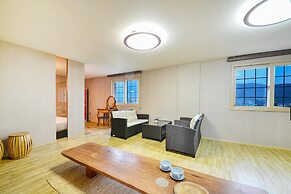 Tongyoung Mongdolhouse Pension