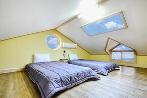 Tongyoung Mongdolhouse Pension