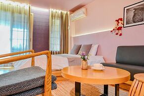 Tongyoung Mongdolhouse Pension