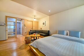 Tongyoung Mongdolhouse Pension