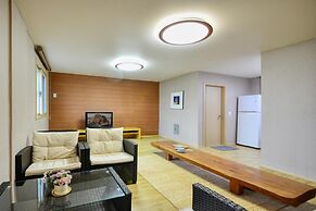 Tongyoung Mongdolhouse Pension