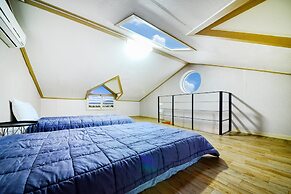 Tongyoung Mongdolhouse Pension