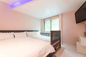 Gapyeong Pogny Kids Poolvilla