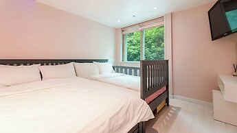 Gapyeong Pogny Kids Poolvilla