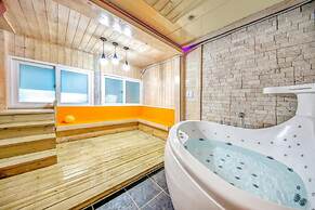 Gapyeong Pogny Kids Poolvilla